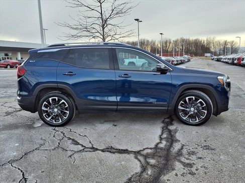 Certified 2022 GMC Terrain SLT w/ Tech Package image 35