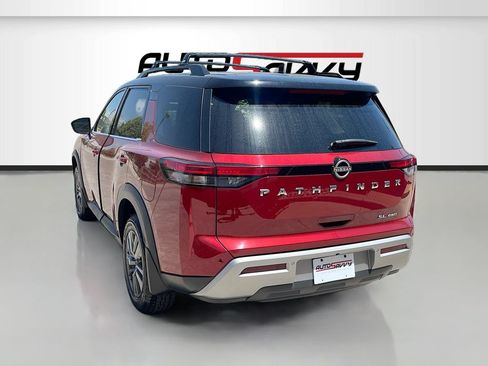 Used 2022 Nissan Pathfinder SL AWD/4WD image 5
