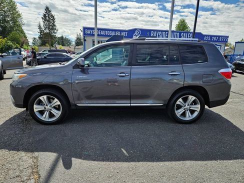 Used 2013 Toyota Highlander Limited AWD/4WD image 2