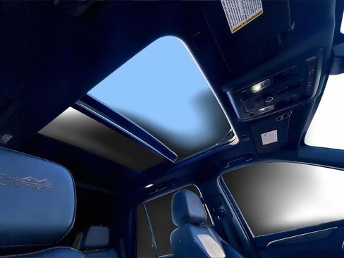 Used 2021 Chevrolet Tahoe High Country image 17