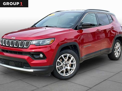 Used 2025 Jeep Compass Limited AWD/4WD image 1