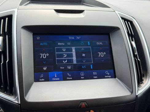 Used 2020 Ford Edge Titanium w/ Equipment Group 301A AWD/4WD image 23