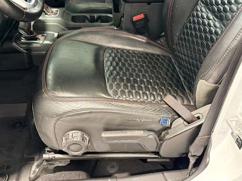 Used 2021 Jeep Gladiator Rubicon AWD/4WD image 19