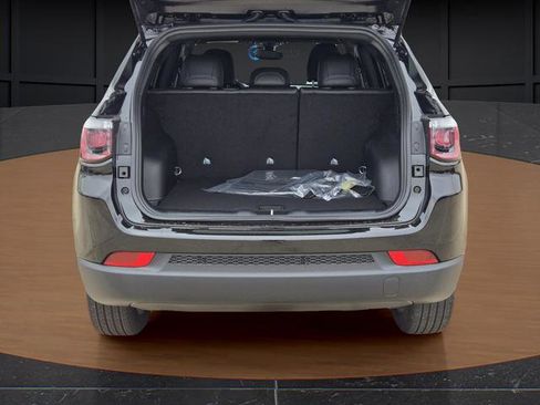 New 2026 Jeep Compass Latitude AWD/4WD image 9