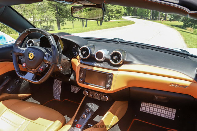 Used 2015 Ferrari California T RWD image 64
