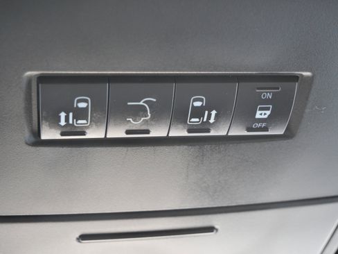 Used 2017 Dodge Grand Caravan SXT image 33