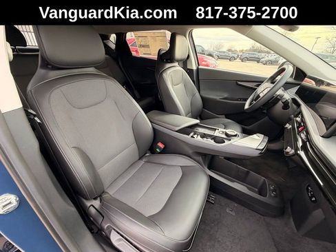 Used 2025 Kia EV6 Light w/ Light LR Technology Package RWD image 25