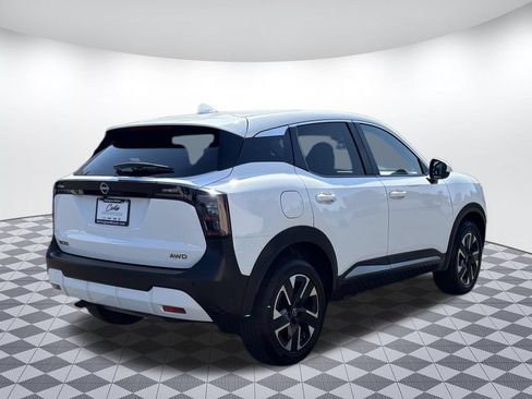 Used 2025 Nissan Kicks SV AWD/4WD image 7