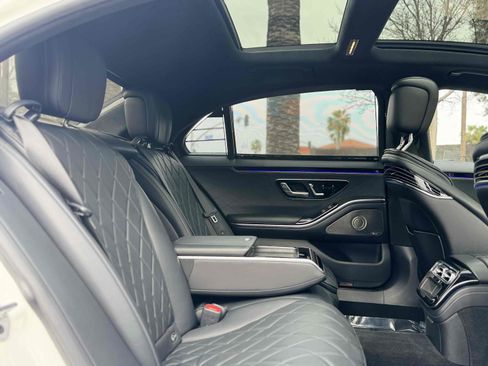 Used 2021 Mercedes-Benz S 580 4MATIC Sedan w/ AMG Line image 46