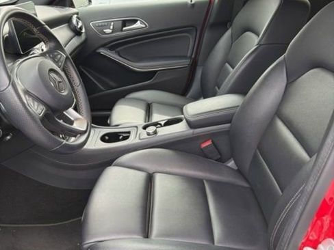 Used 2018 Mercedes-Benz GLA 250 image 12