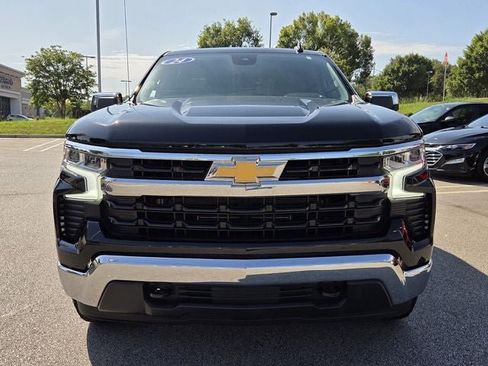 Used 2024 Chevrolet Silverado 1500 LT AWD/4WD image 3