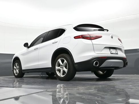 Used 2020 Alfa Romeo Stelvio image 22
