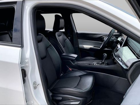 Used 2024 Jeep Compass Latitude AWD/4WD image 9