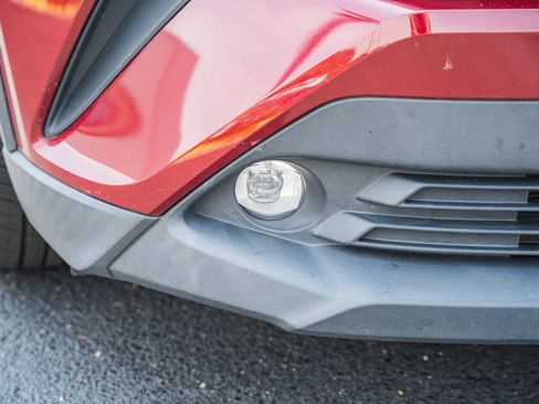 Used 2019 Toyota C-HR Limited FWD image 12