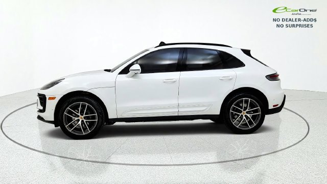 Used 2024 Porsche Macan w/ Premium Plus Package AWD/4WD image 5