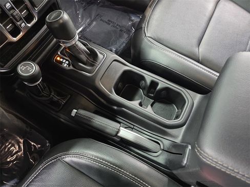 Used 2022 Jeep Gladiator Overland w/ Popular Equipment Package image 24