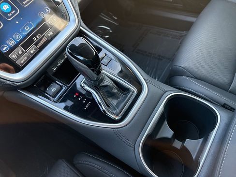 Used 2025 Subaru Outback Touring XT image 18