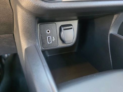 Used 2025 Nissan Versa S FWD image 29