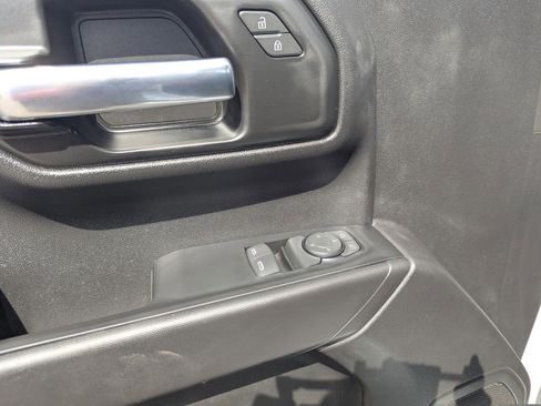 Certified 2025 Chevrolet Silverado 1500 W/T RWD image 17