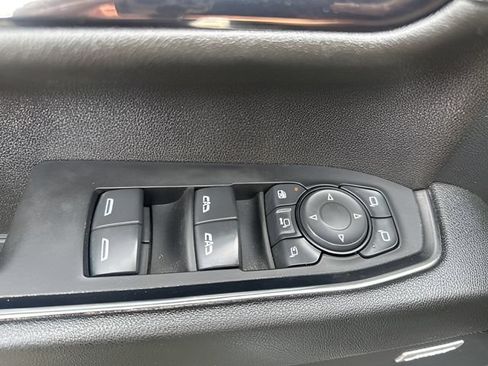 Used 2024 GMC Sierra 2500 AT4 w/ AT4 Preferred Package AWD/4WD image 32