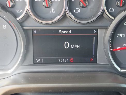 Used 2021 Chevrolet Silverado 1500 LT RWD image 36