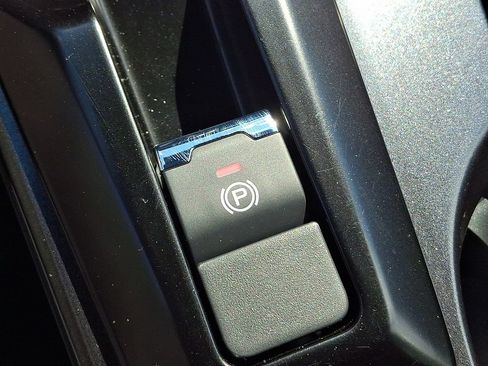 Used 2026 Subaru Forester Premium AWD/4WD image 23