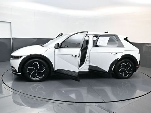 Certified 2024 Hyundai Ioniq 5 SEL image 30