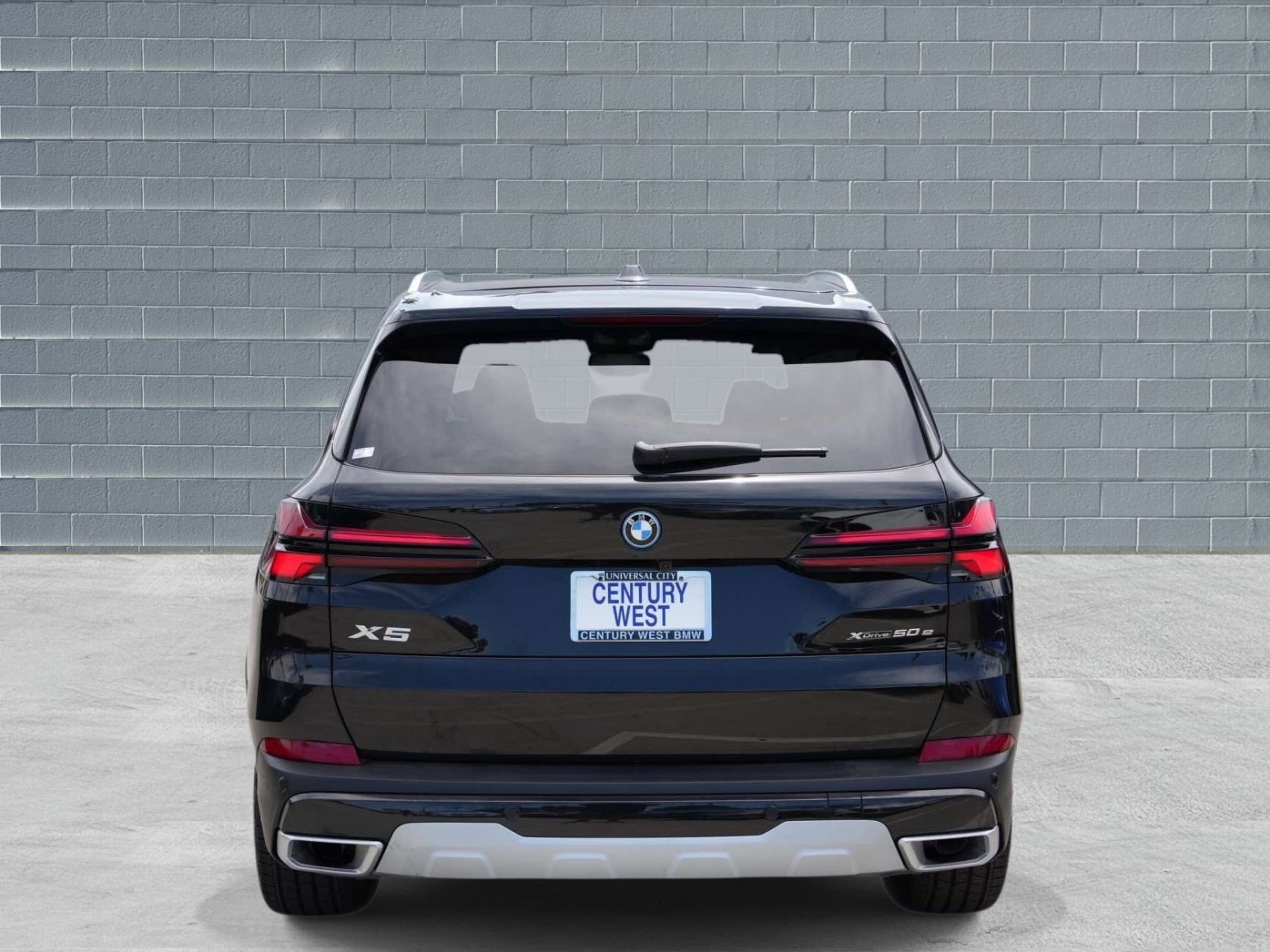 Used 2026 BMW X5 xDrive50e w/ Premium Package AWD/4WD image 3