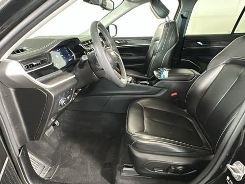 Used 2023 Jeep Grand Cherokee 4WD 4xe image 12