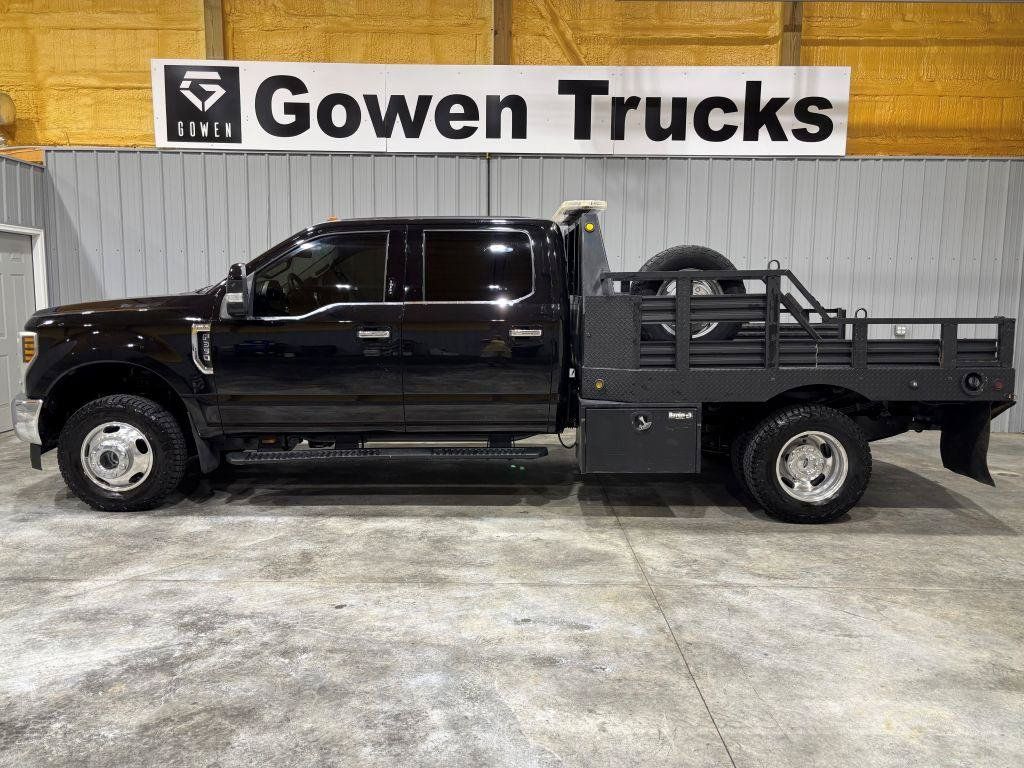 Used 2019 Ford F350 Lariat w/ Lariat Value Package AWD/4WD image 2