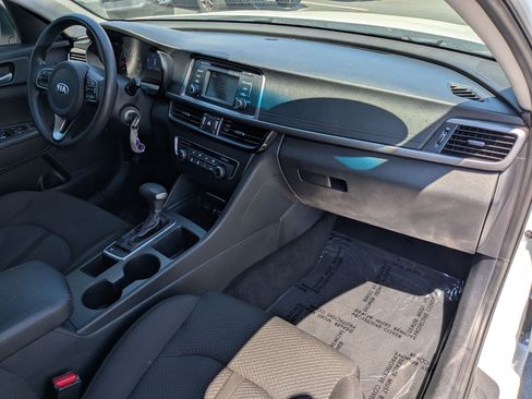 Used 2017 Kia Optima LX FWD image 32