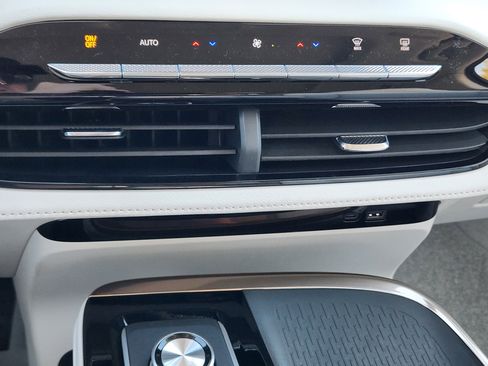 New 2026 Buick Enclave Avenir w/ Super Cruise Package image 15