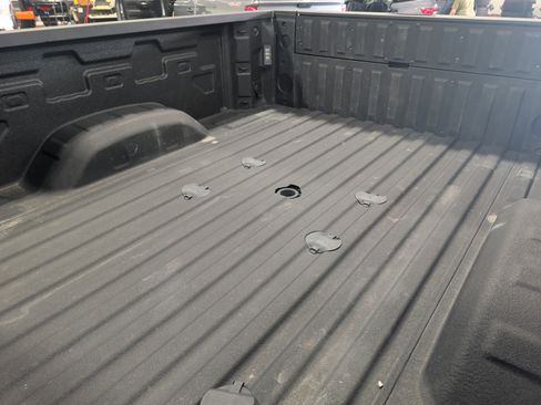 Used 2025 GMC Sierra 2500 AT4X AWD/4WD image 7