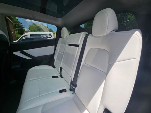 Used 2022 Tesla Model Y Long Range AWD/4WD image 59