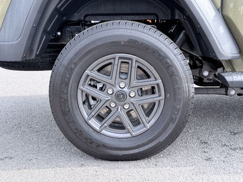 New 2026 Jeep Gladiator Sport image 33