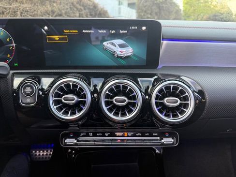 Used 2020 Mercedes-Benz CLA 250 image 4