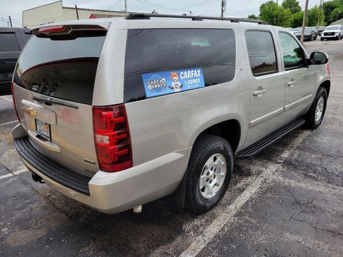 Used 2007 Chevrolet Suburban LT w/ LT Preferred Equipment Group AWD/4WD image 26