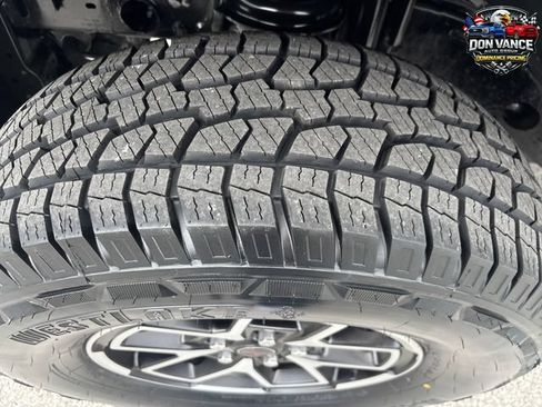 Used 2024 Jeep Wrangler Unlimited Rubicon AWD/4WD image 27