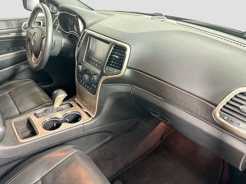 Used 2017 Jeep Grand Cherokee Limited w/ Luxury Group II image 30