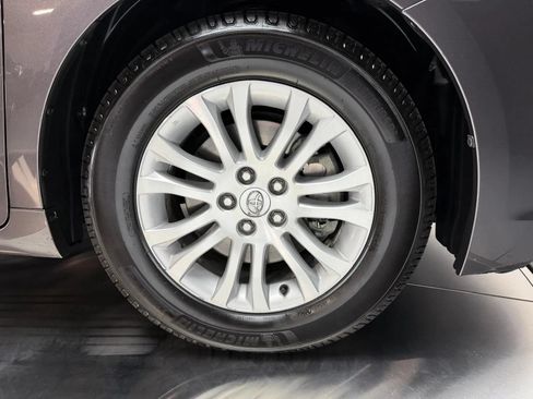 Used 2014 Toyota Sienna XLE FWD image 8