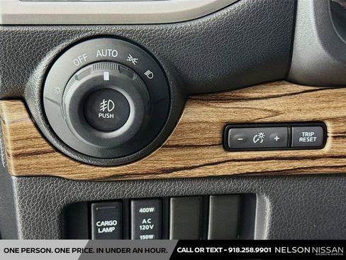 Used 2020 Nissan Titan SL w/ Moonroof Package AWD/4WD image 10