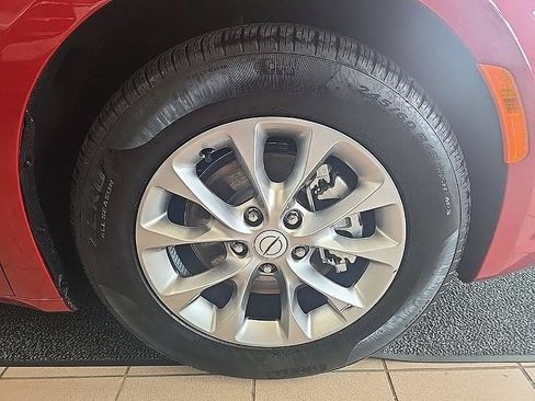 Used 2026 Chrysler Pacifica Limited FWD image 22