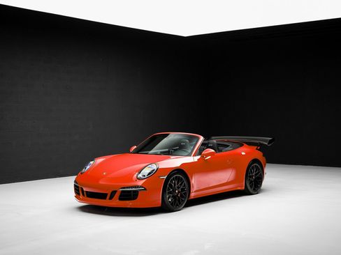 Used 2016 Porsche 911 Carrera GTS w/ GTS Interior Package RWD image 7