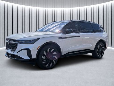 New 2026 Lincoln Nautilus Reserve w/ Jet Appearance Package image 7