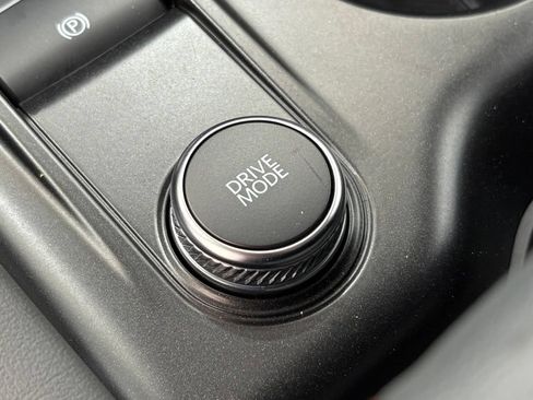 Used 2025 Ford Explorer Active AWD/4WD image 55