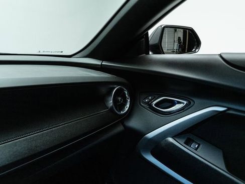 Used 2017 Chevrolet Camaro SS RWD image 27