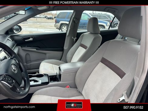 Used 2012 Toyota Camry LE image 13