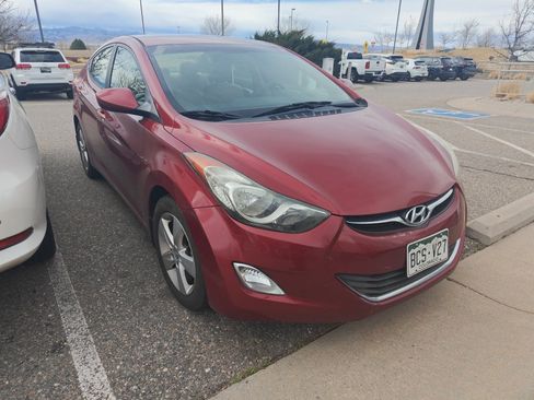 Used 2013 Hyundai Elantra GLS w/ Preferred Pkg image 6