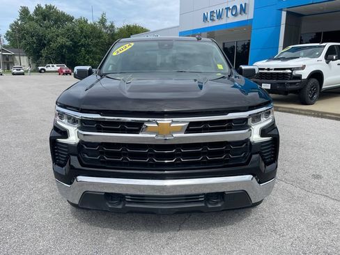 Used 2024 Chevrolet Silverado 1500 LT AWD/4WD image 2
