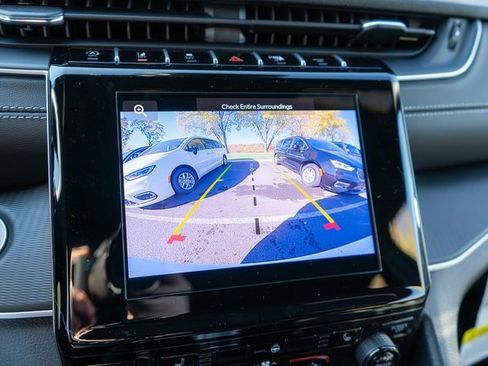 New 2025 Jeep Grand Cherokee Altitude image 22